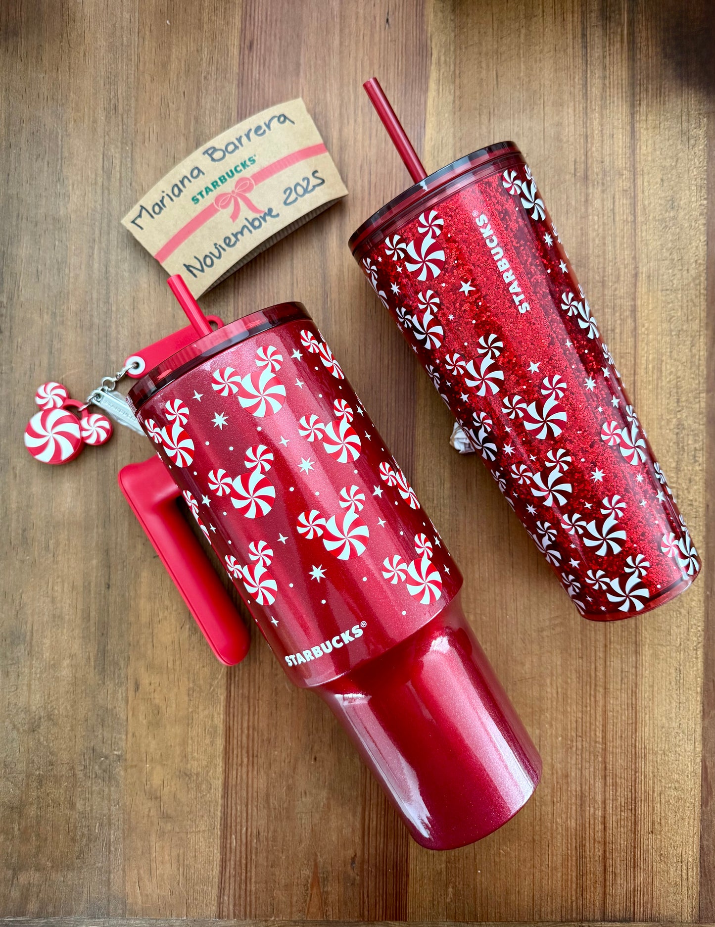 2025 Starbucks x Disney Navidad Quencher 30 0z