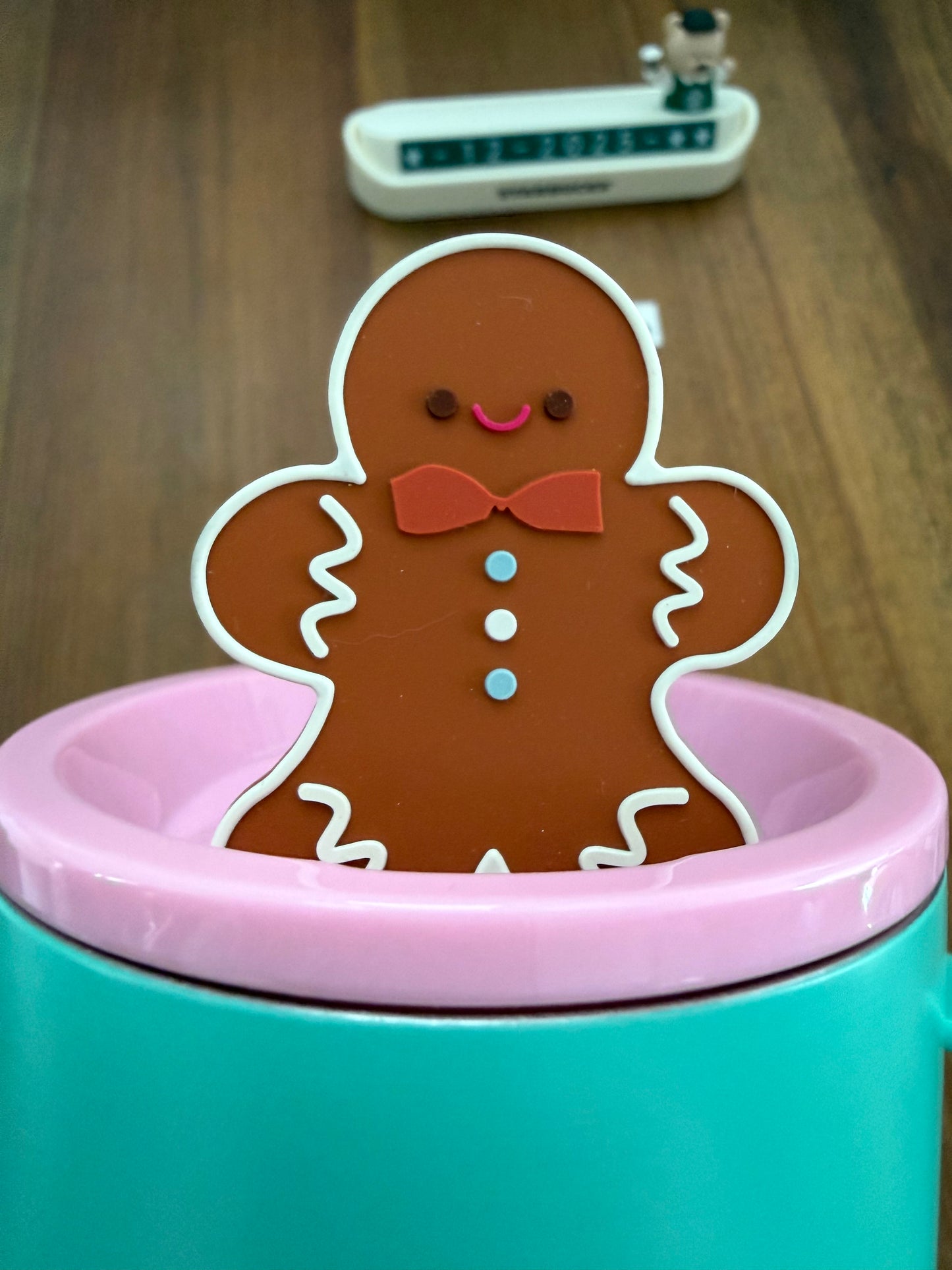 2025 STARBUCKS TAILANDIA HOLIDAY GINGERBREAD TANK MUG